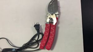 220V Electric Heating Bloodless Tail Cutter Clipper Scissors Piglet Tail Cutting Plier 80W 370℃ for Pig Sheep Goat Farm Tools