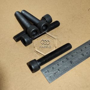 BAUT L BAJA M12 X 65 PANJANG 65 CM 65CM BAUD 12 L BAJA M12X65 KUNCI L10 L 10 KUNCI PAS 17 FULL DRAT WARNA SOCKET HEX CAP SCREW 12 X 65 12X65 65MM 65 MM M12 X65 M12X 65 GRADE 12.9 PITCH DRAT 1.75 DIAMETER BODY 12MM SEKRUP SKRUP