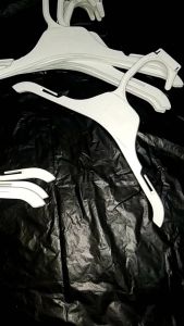 Hanger Mall Untuk Baju Anak Putih Susu Tebal 27 Cm Bahan Plastik