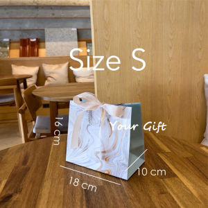 5pcs Premium Elegant Floral Pattern Gift Bag with Free Gold and Silver Ribbon Handles Luxury Oil Painting Style Paper Bag Perfect for Wedding Souvenirs Cake Boxes Birthdays Corporate Gifts Available in 4 Sizes High Quality Material Durable Stylish Design