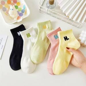K6718 字母袜子 Letter socks (1 set of 5 pairs)