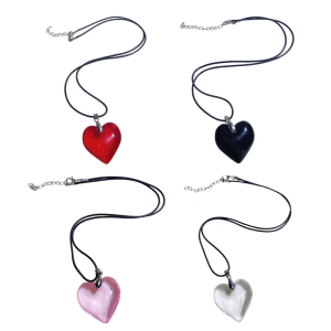 Elegant Resin Heart Necklace With Leather Rope Detail Fashion Love Pendant Neckchain Gift For Women