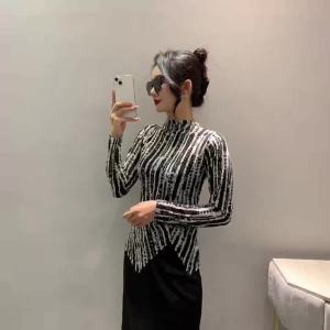 AMMIN เสื้อยืดแขนยาวพิมพ์ลายทางสำหรับผู้หญิงเสื้อยืดคอกลมลายทางพิมพ์ลายตาข่ายเสื้อสำหรับผู้หญิงพองสำหรับฤดูใบไม้ผลิและ2024