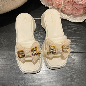 LHSunday มาใหม่ สุดคุ้ม รองเท้าแฟชั่นสวยๆ รุ่นนี้เสริมส้น 1.5 นิ้ว พื้นนิ่ม ใส่สบาย ใส่เดินไม่ปวดเท้าแน่นอน งานแฟชั่นที่สาวๆตามหา ดีไศร์ทันสมัย แมทช์ง่าย ใส่ได้กับทุกลุค