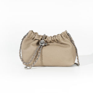 New womens bag with a high-end feel pleated cloud-shaped bag made of genuine leather Gold chain top-layer cowhide shoulder and crossbody bag