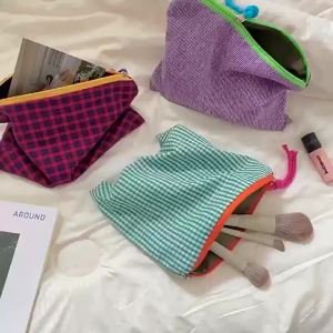 กระเป๋าเครื่องสำอางลายตารางสีตัดกันขนาดใหญ่สำหรับผู้หญิง ins กระเป๋าเก็บเครื่องสำอางพกพาสำหรับผลิตภัณฑ์ดูแลผิวและของใช้ในห้องน้ำ [ จัดส่งฟรี ]