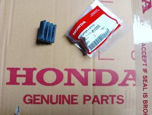 CLICK 125I/150I/BEAT V2/SUPREMO/ZOOMER-X CENTER STAND RUBBER STOPPER (Genuine: 95011-61000)