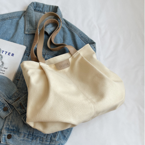 กระเป๋าผ้าแคนวาส กระเป๋าสะพายข้าง ทรงใหญ่จุของได้เยอะ เรียบหรู ดูแพง แข็งแรง ตรงปก ส่งไวจากไทย!!