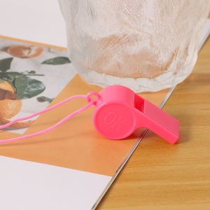 นกหวีดพลาสติก (1ชิ้น) - แบบพกพา สีสันสดใส พร้อมเชือกเส้นเล็ก เหมาะกับปาร์ตี้กลางแจ้ง/ของเล่นเด็ก BS30