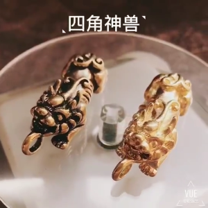 Exquisite Brass Gorillas Ornament Corrosion Resistant Bead Handmade Woven Paracord Lanyard Charm Bracelet Pendant