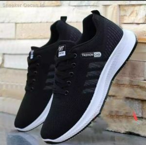 SH032 Sepatu pria cowok cowo sekolah sport senam lari joging jogging sneakers sneaker terbaru casual