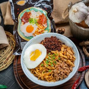 MEET MEE Chili Pan Mee Anchovies [Bundle of 4]