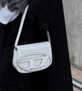 C&K⚡Miễn Phí Vận Chuyển⚡ Diesel Túi Xách Nữ Thời Trang Túi Nữ Kẹp Nách & Đeo Chéo Chữ D Nắp Cài Phong Cách Y2K