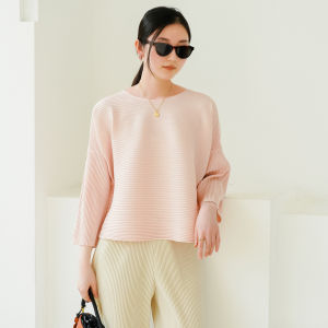 Miyake High-end Pleated T-shirt Plus Size Loose Comfort and Casual All-matching Round Neck #5285