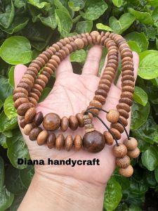 Tasbih Budha 108 butir kayu kelor mas jawa model pipih Tasbih 108 butir kayu Kelor mas jawa Tasbih japamala
