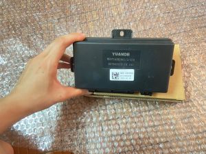 Hộp xi nhan Howo A7 dùng trong ô tô xe đầu kéo. Hộp xi nhan (1 chiếc)