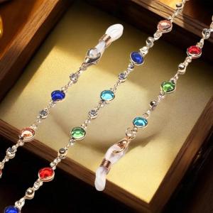 【จัดส่งภายใน 2-3 วัน】 โซ่คล้องแก้วทำด้วยมือสำหรับใส่ในฤดูร้อนโซ่ห้อยคริสตัลสีฟ้าประดับมุกหรูหราสายโซ่แฟชั่นป้องกันการสูญเสีย