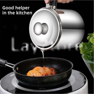 Container Cooking Oil with Fine Mesh Strainer 1.4 L Cooking Oil Can with Removable Coaster Tray for Storing Frying Oil