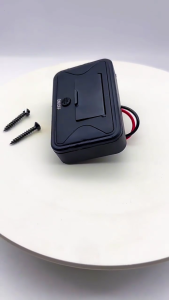 Bộ chuyển đổi năng lượng xe sạc nhanh 3 thiết bị hỗ trợ kiểm tra điện áp Splashproof cho các thiết bị di động trong xe