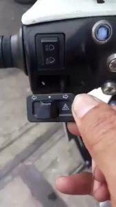 SCH Motorcycle Signal Switch With Hazard For Smash 115 Burgman Wave Skydrive