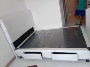 Dipan Divan Laci Sandaran Salur Bahan Oscar