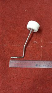 Búa cong cho trống trầm trống bass tiếp xúc với đầu búa.