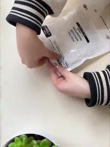 ถุงดูดความชื้นขนาดใหญ่ 5 แพ็ค ดูดความชื้น 500 มล. สำหรับเสื้อผ้า ดูดความชื้นในตู้เสื้อผ้าและบ้านแบบไม่ใช้ไฟฟ้า ถุงดูดความชื้น ดูดความชื้นในตู้เสื้อผ้า ดูดความชื้น ไม่ต้องใช้ไฟฟ้า