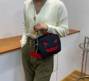 Novelty Clutch Bag PU Leather Pumpkin Shoulder Bags for Women Halloween Crossbody Purses Bat Pendant Devil Messenger Bag