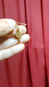 Original Anti-usog St. Benedict Miraculous Medal Cross Amulet Baby/Adult Pin For Anti-usog Anti-balis Anti-diwata Anti-incanto Protection Against Bad Spirit. 18K Embossed Stainless Gold non Tarnish Cross
