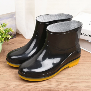 รองเท้าบูท (Size: 39-44) แบบยาวสีดำ คุณภาพดี กันน้ำเนื้อเนียนงานคุณภาพ ตัดหญ้า กรีดยาง กันน้ำ ดำนา