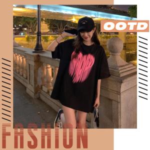 Tsion เสื้อยือสกรีนลายหัวใจ สายชิคๆคลูๆ บอดเลยห้ามพลาดนะ ใส่แมทช์ง่ายไม่ว่าจะใส่กับกระโปรงแบ๋วๆก็ดีน๊า