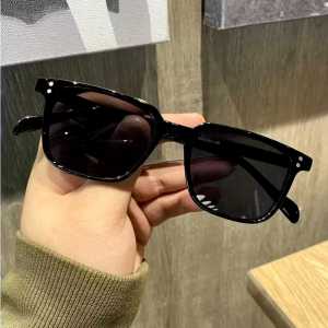 Kacamata Hitam Persegi Gaya Korea Retro Untuk Pria Dan Wanita UV400 Sunglasses
