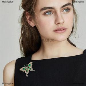 [COD] Modingdue Classic Exquisite Butterfly Brooches Pins Women Shiny Rhinestone Insect Lapel Pins Badges Party Banquet Jewelry Accessory Gift