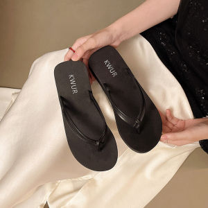 [Free Shipping] Korean-style summer wedge-heeled thick-soled 3CM height-increasing flip-flops for women waterproof platform beach sandals for outdoor use make legs look longer and more relaxed