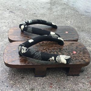 Geta wooden shoes slippers Japanese Paulownia wooden shoes mens two-tooth hibiscus sandals