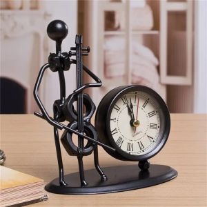 Sacesr Creative Retro Musician Table Clock Wrought Iron Ornaments Living Room Study Decorative Desktop Clock Watch Gift Home Decoration R6P8Q