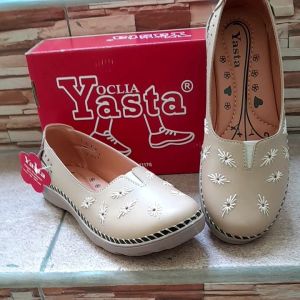 Promo 8.8 Sale Oclia Yasta Sepatu Casual Slip On Size 36-41  Rosie 18 Oclia Yasta Cream