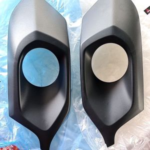 ครอบไฟตัดหมอก Mitsubishi Pajero Sport 2015-2018 เปลี่ยนสี 0 เคลือบเคฟล่าดำเงา 1 ชุด 2 ข้าง RH และ LH ซ้าย, ติดตั้งง่ายประกอบเข้ารูป ระบบ 4WD ได้