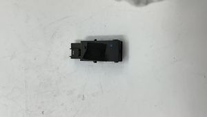 sali Car USB Black Charging Port Center Console Aux Auxiliary Socket Connector For Chevy Cruze Buick Regal Orlando 133 179 17 8N6Y2