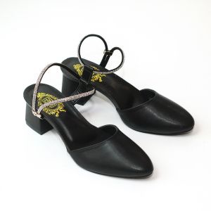 Gevani Sepatu Wanita High Heels Ujung Runcing Tali Diamond Tinggi 5 Cm Hitam Krem (652)