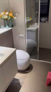 Bồn cầu trứng thông minh công nghệ AI mới nhất 2022 điều khiển bằng giọng nói chân tay remote