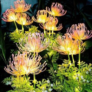 ĐènTrangTrí sân vườn chống thấm nước Năng Lượng Mặt Trời 3 Bông Hoa Bỉ Ngạn 8-12 tiếng