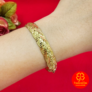 กำไลคลิปล็อคงานทองเหลือง ลายเปียตัดลาย เส้นผ่านศูนย์กลาง 5.5 ซม. งานดิบไม่ได้ชุบ ทองเหลืองโบราณ ใช้ได้ทุกโอกาส