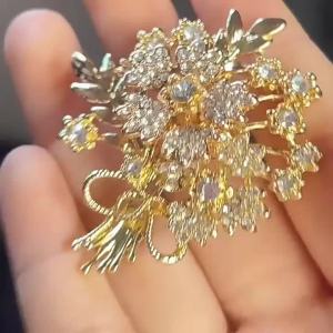 Crystal Flower Bouquet Brooch Rhinestone Floral Pin Elegant Fashion Jewelry