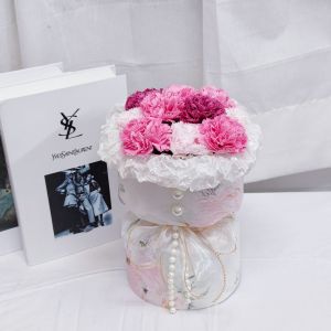 CA Mini Carnation Pearl Soap Flower Bouquet Natural Style Square Carnation Flower Bouquet Happy Mothers Day 小香风康乃馨珍珠链花束母亲节花束