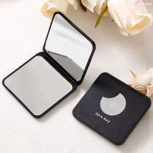 Gương trang điểm gấp gọn mini 2 mặt thường và phóng to màu đen vỏ nhám 7*6.5cm SHOPE