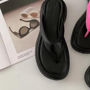 [Free Shipping] Fashionable Casual Beach Sandals For Women Summer Outdoor Wear Same Style Thick-Soled Flip-Flops With Height Increase 2025 New Model