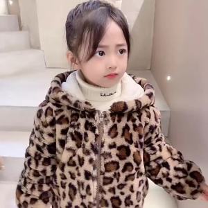 LI Childrens Clothing 2023 New Girls Leopard Print Furry Sweater Cotton Coat Childrens Winter Warm Fur Short Coat Winter Clothes