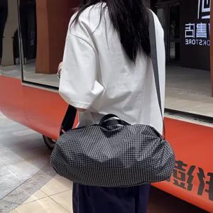 Casual style large-capacity sports crossbody bag for men and women suitable for students commuting and travel