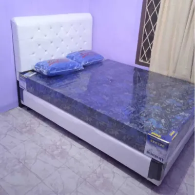 1 Set Kasur Busa Uniland Deluxe 20cm + Divan Sandaran Kancing